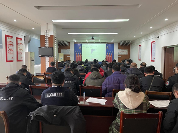 安檢站、消防護衛(wèi)部開展違禁物品檢查培訓.png
