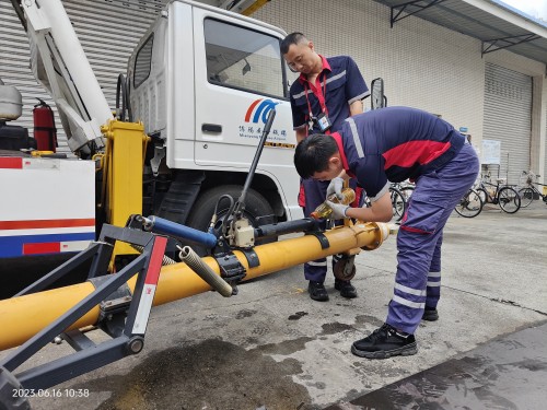 1687144474945752.jpg 機務部搶修牽引桿6.16_副本.jpg